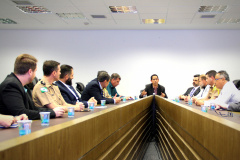 A Secretaria de Estado da Segurança Pública assinou nesta quarta-feira (27) um Termo de Cooperação Técnica com a Polícia Federal, o qual prevê aos integrantes das duas instituições acesso aos sistemas de dados internos de cada órgão e compartilhamento de informações. O acordo foi firmado na sede da Secretaria, em Curitiba. Foto: SESP