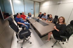 A coordenação do Departamento do Trabalho e Estimulo à Geração de Emprego e Renda da Secretaria de Estado da Justiça, Família e Trabalho, está alinhando com a diretoria de Recursos Humanos da indústria de alimentos Frimesa o recrutamento e a captação das 5 mil vagas de emprego que serão abertas em 2020 com a instalação de novas unidades frigoríficas no município de Assis Chateaubriand, Oeste paranaense. Foto: Divulgação/SEJUF