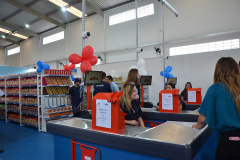 O secretário estadual da Agricultura e do Abastecimento, Norberto Ortigara, participou nesta quinta-feira (05) da inauguração do Armazém da Família em Campo Magro. Esta é a décima unidade implantada na Região Metropolitana de Curitiba, viabilizada por meio de parceria entre a Prefeitura da Capital, responsável pelo programa, e o município.Foto:SEAB