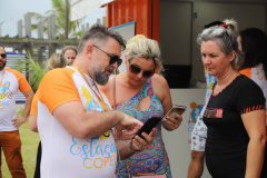 A Copel iniciou nesta sexta-feira (13) o funcionamento de suas Estações no Verão Maior, no litoral paranaense, onde será disponibilizado o empréstimo de bicicletas e patinetes elétricos e haverá distribuição de brindes. Segundo o superintendente comercial João Acyr Bonat Junior, o projeto traz para a temporada a prática da sustentabilidade, aliando mobilidade elétrica, uso consciente da energia e qualidade de vida