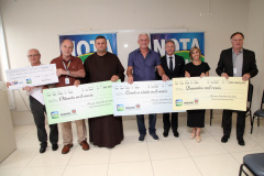 Os prêmios do programa Nota Paraná foram entregues nesta segunda-feira (16) em evento no Hospital Pequeno Príncipe, o maior hospital pediátrico do Brasil e referência no atendimento infantil e de adolescentes em todo o País. A instituição foi homenageada por estar completando 100 anos e ser uma das que mais se beneficiam do programa: já recebeu R$ 2,7 milhões desde que o Nota Paraná foi criado, em 2015.Foto: Ari Dias/AEN