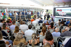 A instalação de uma indústria de alimentos vai gerar 650 empregos diretos em Cambé, na Região Metropolitana de Londrina, Norte do Paraná. O investimento de R$ 170 milhões é do Grupo Muffato e foi anunciado nesta sexta-feira (20) em evento com o governador Carlos Massa Ratinho Junior e o diretor da empresa, Everton Muffato, realizado na prefeitura de Cambé.