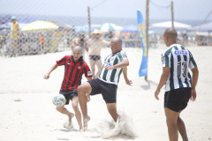 O vice-governador Darci Piana esteve neste sábado (11) no tradicional Futebol das Estrelas, em Matinhos, e destacou que a programação esportiva do Verão Maior é um vetor especial do turismo do Litoral e das praias de água doce do Estado. O Athletiba inaugural de 2020 deu largada a um calendário que engloba aulas de ginástica, torneios de vôlei, balonismo e muito mais. Foto: Gilson Abreu/AEN
