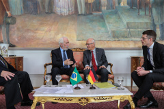 O vice governador Darci Piana recebe nesta terça-feira (3), o embaixador da Alemanha no Brasil, Georg Witschel no Palácio Iguaçu.   Curitiba, 03/12/2019 -  Foto: Geraldo Bubniak/AEN