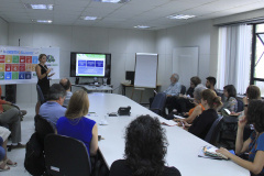 Dirigentes e técnicos do Serviço Social Autônomo (Paranacidade) apresentaram nesta quinta-feira (16) a integrantes da Comissão de Voluntárias em Prol de Cidades Mais Inclusivas para as Mulheres, do Conselho de Urbanismo e Arquitetura do Paraná, Programas de Ação a Secretaria do Desenvolvimento Urbano e de Obras Públicas e do Paranacidade, com vistas à promoção do desenvolvimento urbano no Estado.