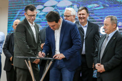 O Governador Carlos Massa Ratinho Junior lança nesta sexta-feira (17/01) o  projeto de transformação de subprodutos da agropecuária e da agroindústria em energias renováveis, no Biopark em Toledo. Serão implantadas uma usina de biometano (combustível veicular) e duas de geração de energia elétrica, a partir de dejetos suínos. Toledo, 17/01/2020 -  Foto: Geraldo Bubniak/AEN