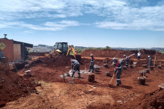 As obras de implantação de mais um reservatório de água para Cascavel tiveram início na primeira quinzena de janeiro. A nova unidade terá capacidade para armazenar 2 milhões de litros de água e vai beneficiar diretamente aos moradores na região Norte da cidade. Com esse empreendimento, a Sanepar amplia em 200% a capacidade de reservação dos bairros que integram a região.  -  Cascavel, 29/01/2020  - Foto: Divulgação Sanepar
