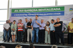 O Governador Carlos Massa Ratinho Junior entrega a ordem de serviço para as obras de duplicação do trecho Norte da Avenida Rui Barbosa, um dos principais eixos viários de São José dos Pinhais, na Região Metropolitana de Curitiba.  São José dos Pinhais, 29/01/2020 - Foto: Geraldo Bubniak/AEN