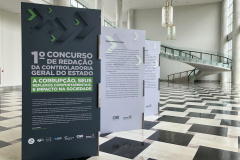 Os textos vencedores do 1º Concurso de Redação da Controladoria-Geral do Estado estão expostos no térreo do Palácio Iguaçu, no Centro Cívico, em Curitiba. São 10 trabalhos de alunos do Ensino Médio, sobre o tema ?A corrupção, seus reflexos comportamentais e impactos na sociedade?, com o objetivo de suscitar o debate público sobre o assunto. A exposição pode ser visitada das 8h às 17h, por 20 dias. - Curitiba, 06/02/2020 - Foto: Divulgação CGE