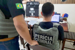 A Polícia Civil  do Paraná (PCPR) realizou operação contra fraudes em licitações públicas, na manhã desta segunda-feira (10). Dois empresários de Curitiba, que atuavam no ramo de dedetização, foram presos preventivamente. Eles são suspeitos de fraudes em diversos municípios nos estados do Paraná e Santa Catarina.  -  Curitiba, 10/02/2020  -  Foto: Divulgação Polícia Civil/SESP
