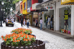 O comércio varejista ampliado cresceu 2,7% no Paraná em 2019, segundo a Pesquisa Mensal do Comércio (PMC), do Instituto Brasileiro de Geografia e Estatística (IBGE), divulgada nesta quarta-feira (12).   -  Curitiba, 12/02/2020  -  Foto: José Fernando Ogura/AEN