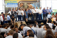 Cerca de 1.100 estudantes do Ensino Fundamental e Ensino Médio, de Sarandi, Noroeste do Paraná, são beneficiados com a nova estrutura da Escola Estadual Vereador Luiz Zanchim, inaugurada nesta sexta-feira (14), pelo governador Carlos Massa Ratinho Junior.  -  Sarandi, 14/02/2020  -  Foto: Jaelson Lucas/AEN