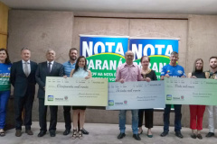 O programa Nota Paraná, da Secretaria de Estado da Fazenda, entregou nesta terça-feira (18) os cheques aos vencedores do concurso deste mês de fevereiro. Este foi o último sorteio que destina os valores de R$ 50 mil, R$ 30 mil e R$ 20 mil aos contribuintes que colocam o número do CPF na nota fiscal.  -  Curitiba, 18/02/2020  -  Foto: Divulgação SEFA