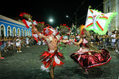 Para quem tem samba no pé e quer tirar as fantasias do armário, inclusive as de zumbi, ou prefere aproveitar o feriado prolongado para estreitar o contato com a natureza, o Carnaval do Paraná tem opções para todos os gostos. Do Litoral até o Noroeste, em Tibagi ou Foz do Iguaçu, os dias de folga são um convite e tanto para os bailes e blocos de rua, quanto para conhecer os diversos pontos turísticos do Estado.  -  Curitiba, 21/02/2020  - Foto: Cristiano Oliveira/TV ParanáTurismo