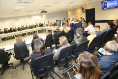O aplicativo da Carteira de Trabalho e Previdência Social foi lançado nesta terça-feira (03) no Estado pela Secretaria da Justiça, Família e Trabalho, em parceira com a Superintendência Regional do Trabalho no Paraná, do Ministério da Economia. O objetivo da nova ferramenta é de facilitar a vida dos trabalhadores. Com a aplicativo, com o documento estará à mão sempre com os dados atualizados, o que substitui a carteira de trabalho física.Foto: SEJUF