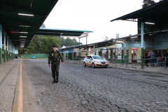 A Coordenação da Região Metropolitana de Curitiba (Comec), em parceria com as empresas operadoras do sistema, identificou quais terminais metropolitanos têm maior incidência de situações como vandalismo, pessoas que não pagam a passagem (fura-catracas), pequenos furtos e até mesmo uso de drogas no interior desses espaços. O objetivo é a contratação de empresas privadas para atuar nos terminais. Foto: Comec