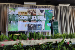 Cornélio Procópio e Londrina receberam nesta quinta e sexta-feira (05 e 06) a primeira rodada de eventos de apresentação do Programa Descomplica Rural. O encontro é uma iniciativa da Secretaria de Estado do Desenvolvimento Sustentável e do Turismo, em conjunto com o Sistema Faep/Senar e entidades representativas do agronegócio no Estado. Foto: SEDEST