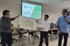 A Secretaria do Desenvolvimento Sustentável e do Turismo e o Instituto Água e Terra promoveram nessa quinta e sexta-feira (05 e 06), em Cornélio Procópio e Arapongas, o evento Caravana do ICMS Ecológico. O objetivo dos encontros foi apresentar aos municípios como funcionam os cálculos do ICMS Ecológico por biodiversidade e por mananciais, quais são os benefícios que este instrumento pode gerar aos municípios, os critérios para participar e as metodologias utilizadas nos cálculos. Foto:SEDEST