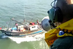 A Polícia Civil do Paraná (PCPR) realiza uma operação para fiscalizar a pesca irregular no Litoral do Paraná, em conjunto com o Instituto Brasileiro do Meio Ambiente e dos Recursos Naturais Renováveis (Ibama) e a Polícia Federal (PF). Nesta terça-feira (10), 37 toneladas de pescados foram apreendidas em Guaratuba e duas empresas interditadas. As ações continuam por tempo indeterminado. Foto: Polícia Civil