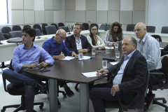 Uma videoconferência realizada em Curitiba nesta quarta-feira (11) deu continuidade às discussões para o desenvolvimento urbano sustentável em uma Nova Agenda Urbana (NAU), que pretende tornar as cidades e os assentamentos urbanos inclusivos, seguros, resilientes e sustentáveis. Participaram os secretários de Estado do Desenvolvimento Urbano e de Obras Públicas, João Carlos Ortega, e do Planejamento, Valdemar Bernardo Jorge, representantes da ONU-Habitat e outras entidades envolvidas.