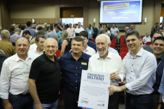 Francisco Beltrão, no Sudoeste do Estado, é a capital do Estado. O vice-governador Darci Piana assinou nesta sexta-feira (13) o decreto de transferência da capital administrativa do Paraná para o município e inaugurou a agenda de despachos e liberações do Poder Executivo com lideranças políticas e empresariais da região. Curitiba, 13/03/2020. Foto: José Fernando Ogura/AEN