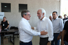 O município de Francisco Beltrão, no Sudoeste do Paraná, vai receber um condomínio do idoso, do programa Viver Mais Paraná, desenvolvido pelo Governo do Estado. O empreendimento foi confirmado nesta sexta-feira (13) pelo vice-governador Darci Piana, dentro da agenda de transferência da sede administrativa do Governo do Estado para o município. 
