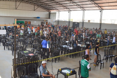 A Associação dos Pequenos Produtores e Moradores do Bairro Salto Fogueira, em Borrazópolis, na região Central do Paraná, ganhou neste domingo (15) um Centro de Turismo Rural com refeitório, cozinha industrial e agroindústria de panificados. O empreendimento foi possível graças ao repasse de R$ 420 mil pela Secretaria de Estado da Agricultura e do Abastecimento, dentro do Programa Pró-Rural. Foto:SEAB