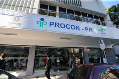 Para evitar aglomerações de pessoas sem afetar os serviços, muitos órgãos estão fazendo atendimento remoto, virtual ou por agendamento. O portal e o aplicativo do PIÁ – Paraná Inteligência Artificial ( www.pia.pr.gov.br ) também oferecem uma série de serviços personalizados ao cidadão. 
