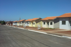 Mais 48 famílias da região Noroeste do Paraná receberam nesta quinta-feira (19) as chaves de novas casas populares. Os projetos beneficiaram 24 famílias de Xambrê e outras 24 de Francisco Alves, que se somam a outras 20 de Mariluz que foram contempladas na quarta-feira (18). 

