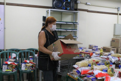 Escolas estaduais distribuem kits de merenda. Foto:SEED