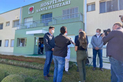 O chefe da Casa Civil do Governo do Estado, Guto Silva, e o diretor-geral da Secretaria estadual da Saúde, Nestor Werner Junior, no início desta semana hospitais do Sudoeste que terão expansão de leitos para o atendimento de pacientes com Covid-19. Foto: Casa Civil