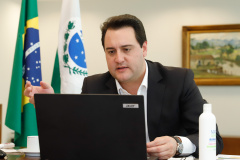 O governador Carlos Massa Ratinho Junior afirmou nesta semana, em entrevistas por videoconferência ao Canal Rural e ao canal no YouTube da jornalista Izabella Camargo, que uma equipe técnica do Estado trabalha na elaboração de propostas para a retomada econômica e de estímulo à geração de emprego e renda.

