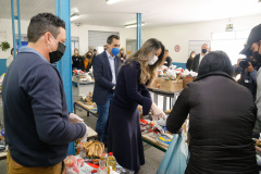 O Governo do Paraná entregou nesta sexta-feira (08) kits da merenda escolar para 231 mil alunos da Rede Estadual de Ensino cadastrados também no programa federal Bolsa Família