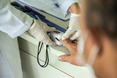 Atenção Primária à Saúde reprograma atendimentos para enfrentar a Covid-19.