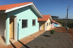 Casas populares são entregues a famílias de Quedas do Iguaçu. Foto: Cohapar