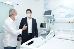 O governador Carlos Massa Ratinho Junior entregou nesta segunda-feira (13) dez novos leitos de Unidade de Terapia Intensiva (UTI) para o Hospital Cemil, em Umuarama, no Noroeste do Estado. 