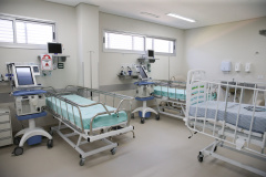 O secretário de Estado da Saúde Beto Preto entrega 57 novos leitos no Hospital Universitário (HU) de Londrina, sendo destinados exclusivamente aos pacientes confirmados e suspeitos da Covid-19, sendo 32 de UTI (adulto e pediátrica) e 25 de enfermaria.   20/07/2020 -  Foto: Geraldo Bubniak/AEN