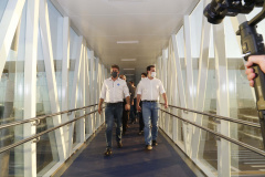 Logo após assinar a ordem de serviço para o início da reformulação do Trevo Cataratas, o governador Carlos Massa Ratinho Junior vistoriou as obras de modernização do Aeroporto Coronel Adalberto Mendes da Silva ou SBCA, em Cascavel, na Região Oeste
