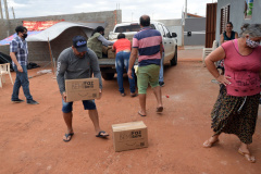 Além de Apucarana, Laurindo passou também por Manoel Ribas, Cambé, Paiçandu e Floresta para dar continuidade aos trabalhos de ajuda emergencial disponibilizados pelo Governo do Estado durante a pandemia do novo coronavírus. “O governador orientou a Sudis para que os povos tradicionais do Estado recebam toda a atenção possível neste momento”, explicou o assessor. Ele conversou com diversas lideranças das comunidades tradicionais indígenas e ciganas e acolheu as demandas apresentadas.Foto:Sudis