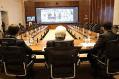 O vice-governador do Paraná, Darci Piana, lançou, na  tarde desta sexta-feira (04/09), o Novo Arranjo de Pesquisa e Inovação (NAPI) em Segurança Pública. O evento ocorreu por meio de videoconferência, transmitida a partir do Gabinete de Gestão de Integrada (GGI), no Palácio Iguaçu, em Curitiba. O programa é uma parceria entre a Secretaria da Segurança Pública do Paraná (SESP), a Fundação Araucária e a Superintendência Geral de Ciência, Tecnologia e Ensino Superior (SETI).
Foto:SESP