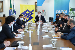 O governador Carlos Massa Ratinho Junior assinou nesta quarta-feira (9) o contrato do financiamento de R$ 1,6 bilhão que o Governo do Paraná captou com o Banco do Brasil e a Caixa Econômica Federal.