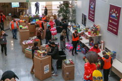 Nesta segunda-feira, 21, a Celepar fez a entrega dos brinquedos, para a Defesa Civil e para a Superintendência de Ação Solidária, arrecadados para a campanha Paraná Piá, foram mais de 1.200 doações feitas pelos colaboradores da companhia durante a semana em que o padrinho foi o presidente, Leandro Moura. A campanha continua até o dia 4 de outubro e quem quiser doar pode deixar os brinquedos em uma caixa de coleta na recepção da Celepar.
Foto: Valdelino Pontes