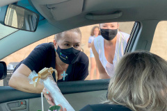 Dia do Professor é comemorado com drive-thru e homenagens online. Foto:SEED