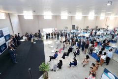 Promovido pela Invest Paraná, rodada de negócios reúne quem compra e quem vende produtos e serviços no município para facilitar investimentos que gerem emprego e renda. Participam 25 empresas âncoras e 75 pequenas empresas.

Foto: Camila Tonett.