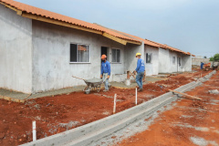 As 40 casas em Foz do Iguaçu serão cedidas em sistema de aluguel social para pessoas com mais de 60 anos e renda mensal de um a seis salários mínimos. As inscrições devem ser feitas no site da Cohapar.
