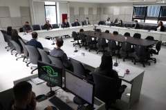 A Coordenação da Região Metropolitana de Curitiba (Comec) recebe nesta semana dez residentes em Arquitetura e Urbanismo e Engenharia Civil. Eles são provenientes do Programa de Residência Técnica em Projetos e Obras Públicas (Pestec POP 2020), lançado pelo Governo do Estado em abril deste ano. Foto:Comec