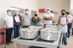 O município de Figueira, no Norte Pioneiro, ganhou esta semana uma cozinha comunitária que vai fornecer 200 refeições por dia gratuitamente à população em situação de vulnerabilidade social. O empreendimento contou com recursos do Governo do Estado, através da Secretaria estadual da Agricultura e Abastecimento. Foram investidos cerca de R$ 124 mil no projeto. Foto:SEAB
