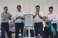 
O governador Carlos Massa Ratinho Junior participou nesta sexta-feira (06), ao lado presidente da República Jair Bolsonaro, da inauguração da Pequena Central Hidrelétrica (PCH) Bedim, em Renascença, na Região Sudoeste