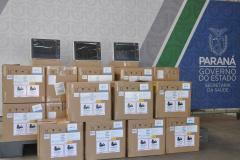 O Governo do Estado, por meio da Secretaria da Saúde, cedeu mais 30 monitores para o município de Curitiba neste sábado (28). As máquinas serão utilizadas para equipar leitos para pacientes com suspeita ou confirmação de infecção pelo novo coronavírus na capital do Estado. - Foto: Mônica Candéo Iurk/SESA
