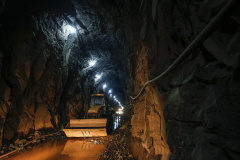 Francisco Beltrão -18-11-2020 -  Obras do Túnel que terá 1.200 metros de extensão e vai levar todo o excesso de água do rio Urutago, que passa dentro do Parque de Exposições Jayme Canet Júnior, até o rio Marrecas - Foto: Jonathan Campos/ AEN